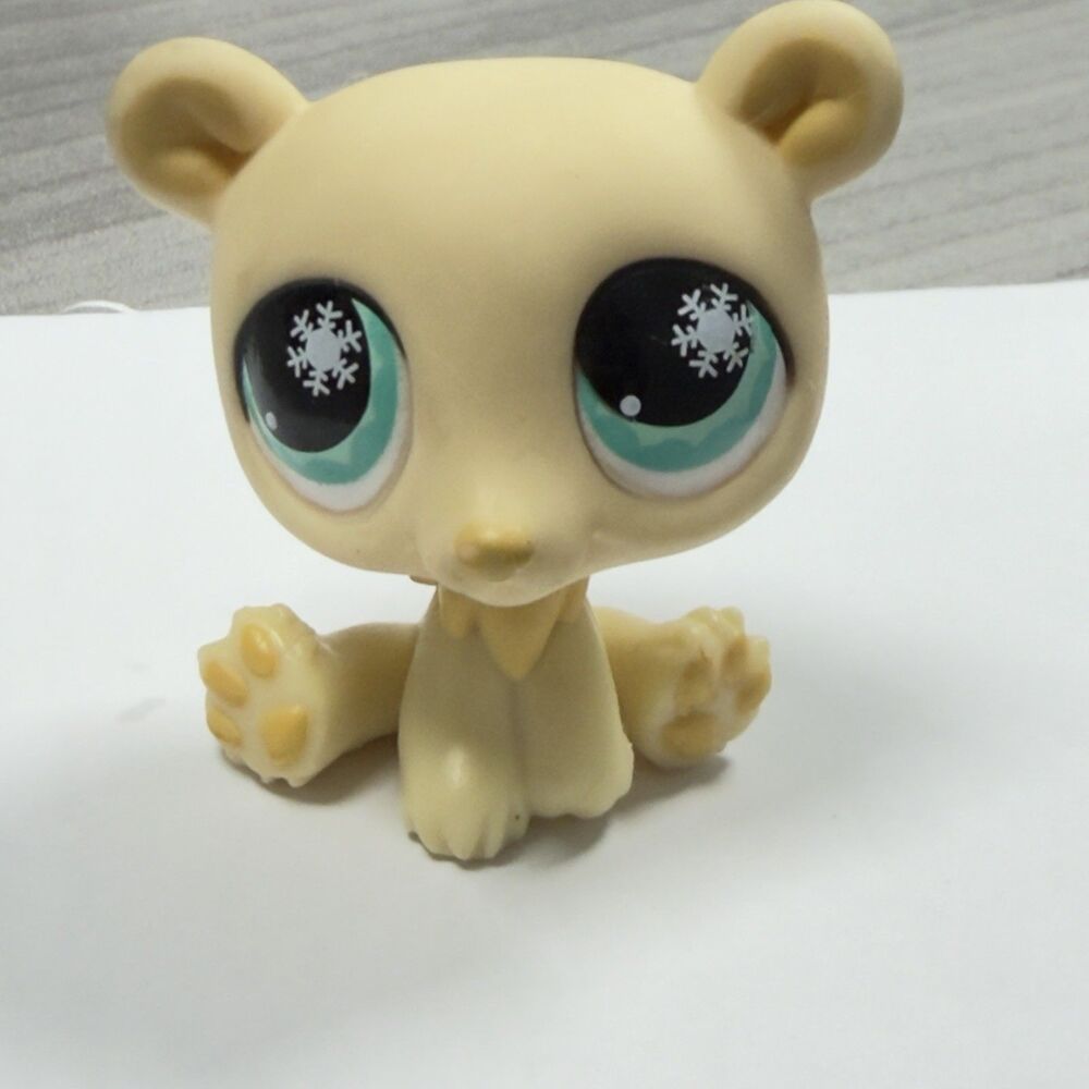 Littlest Pet Shop Cream Polar Bear Blue Snowflake Eyes Advent Calendar